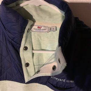 Vineyard vines shep shirt with rain hood